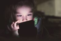 Mitos vs Fakta - Bahaya Smartphone pada Otak Anak yang Tak Terduga!