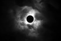 Langit Gelap Tanpa Bulan Black Moon 2025